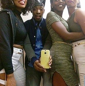 Meet your Posher, Elaina